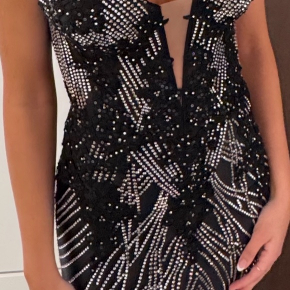 Rachel Allen  Gown/Formal   Black/silver crystals Size 2 - Picture 7 of 17